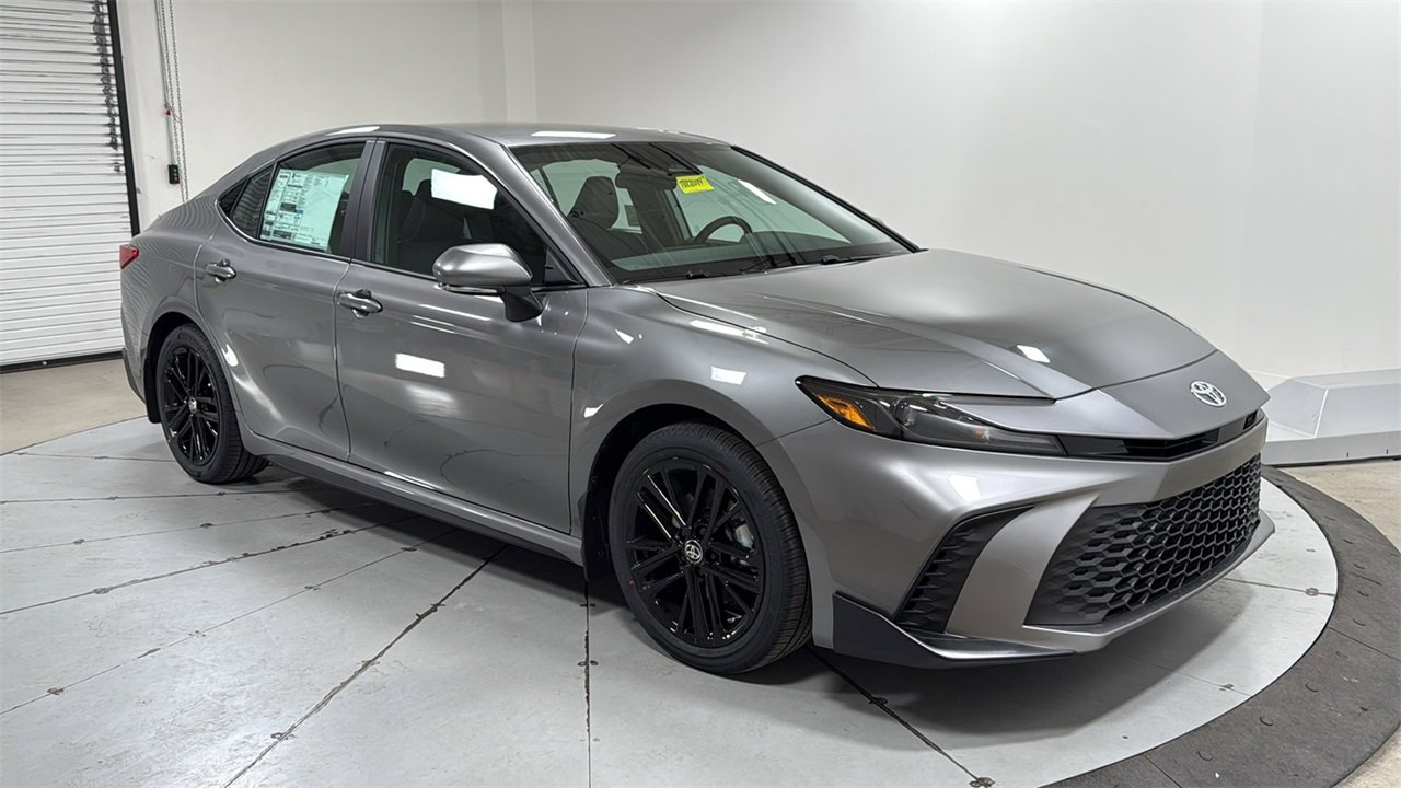 New 2026 Toyota Camry SE image 3