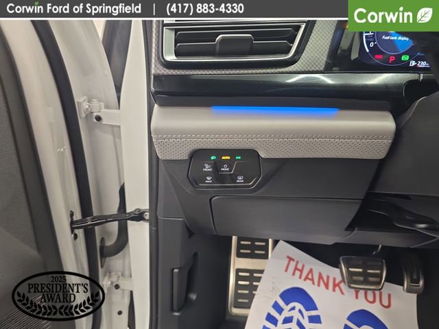 Used 2024 Volkswagen Atlas Peak Edition SE AWD/4WD image 32