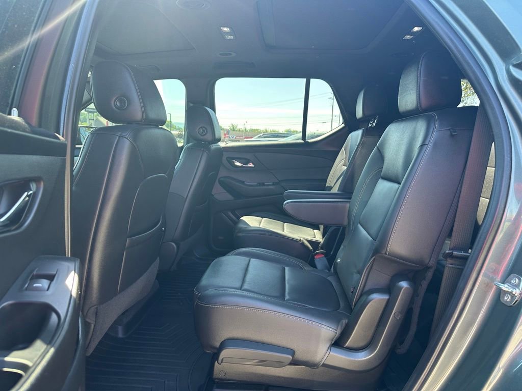 Certified 2022 Chevrolet Traverse LT w/ LT Premium Package AWD/4WD image 10