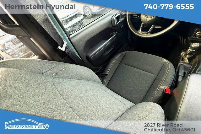 Used 2025 Jeep Gladiator Nighthawk image 10