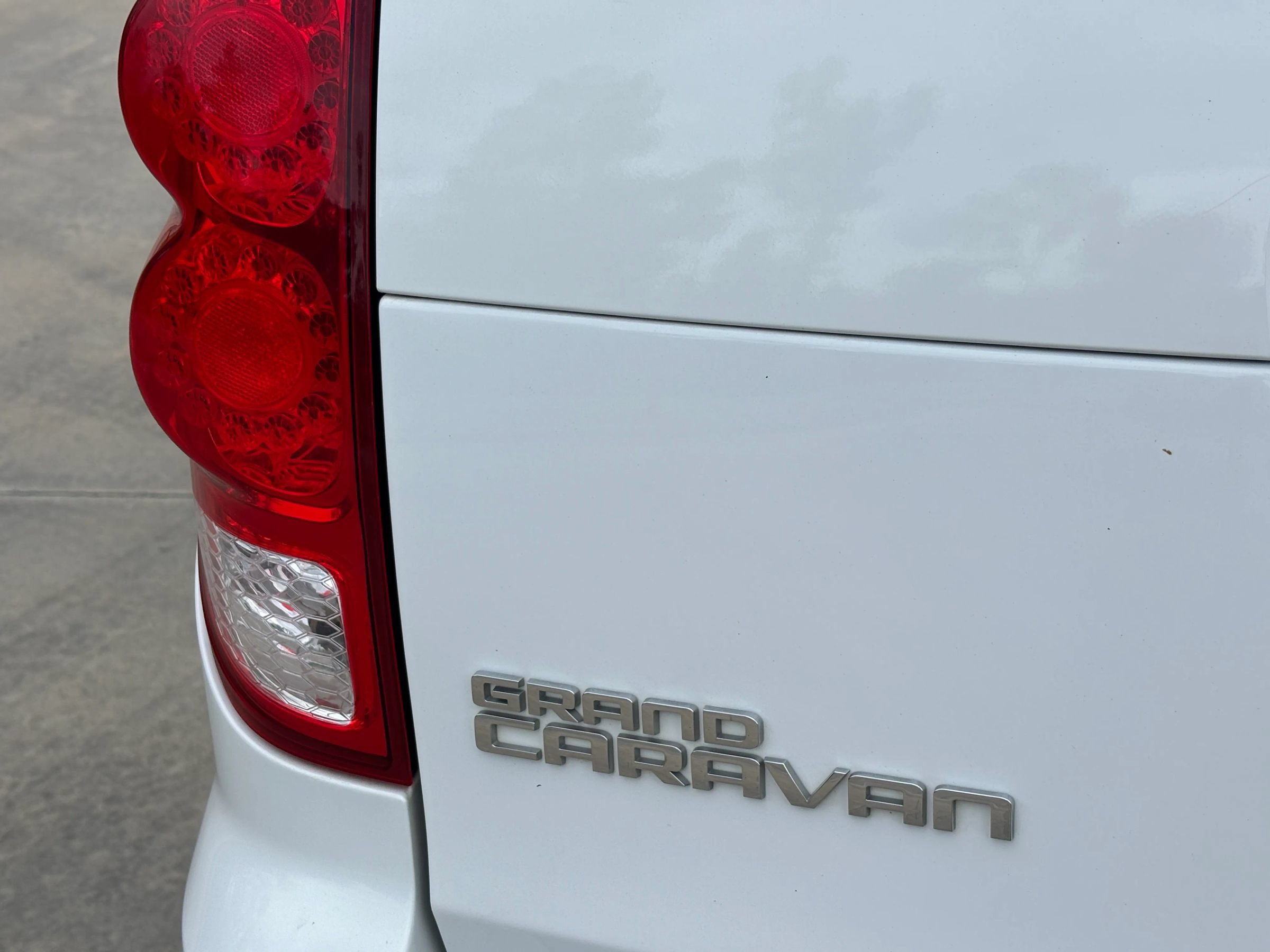 Used 2019 Dodge Grand Caravan GT FWD image 14
