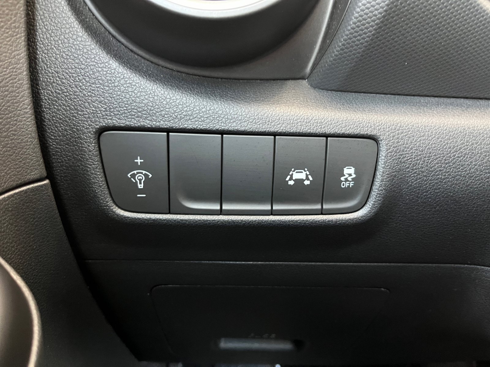 Used 2020 Hyundai Kona SE AWD/4WD image 29