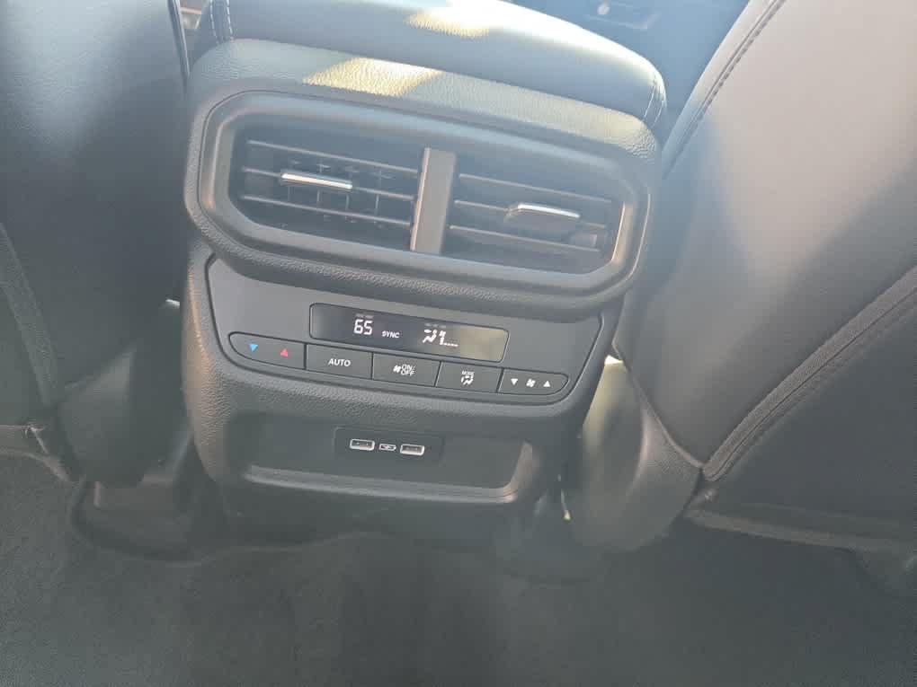 Certified 2023 Honda Pilot Touring image 51