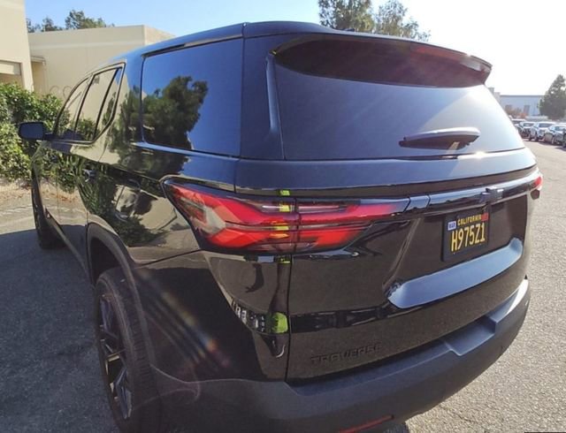 Used 2023 Chevrolet Traverse LS image 4