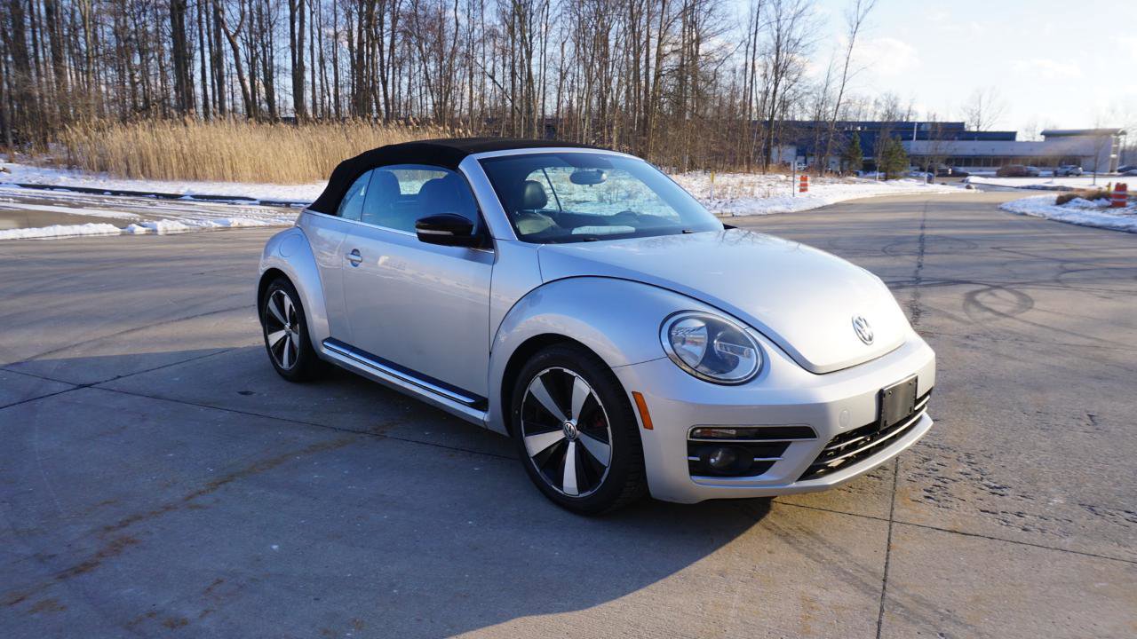 Used 2013 Volkswagen Beetle 2.0T image 16