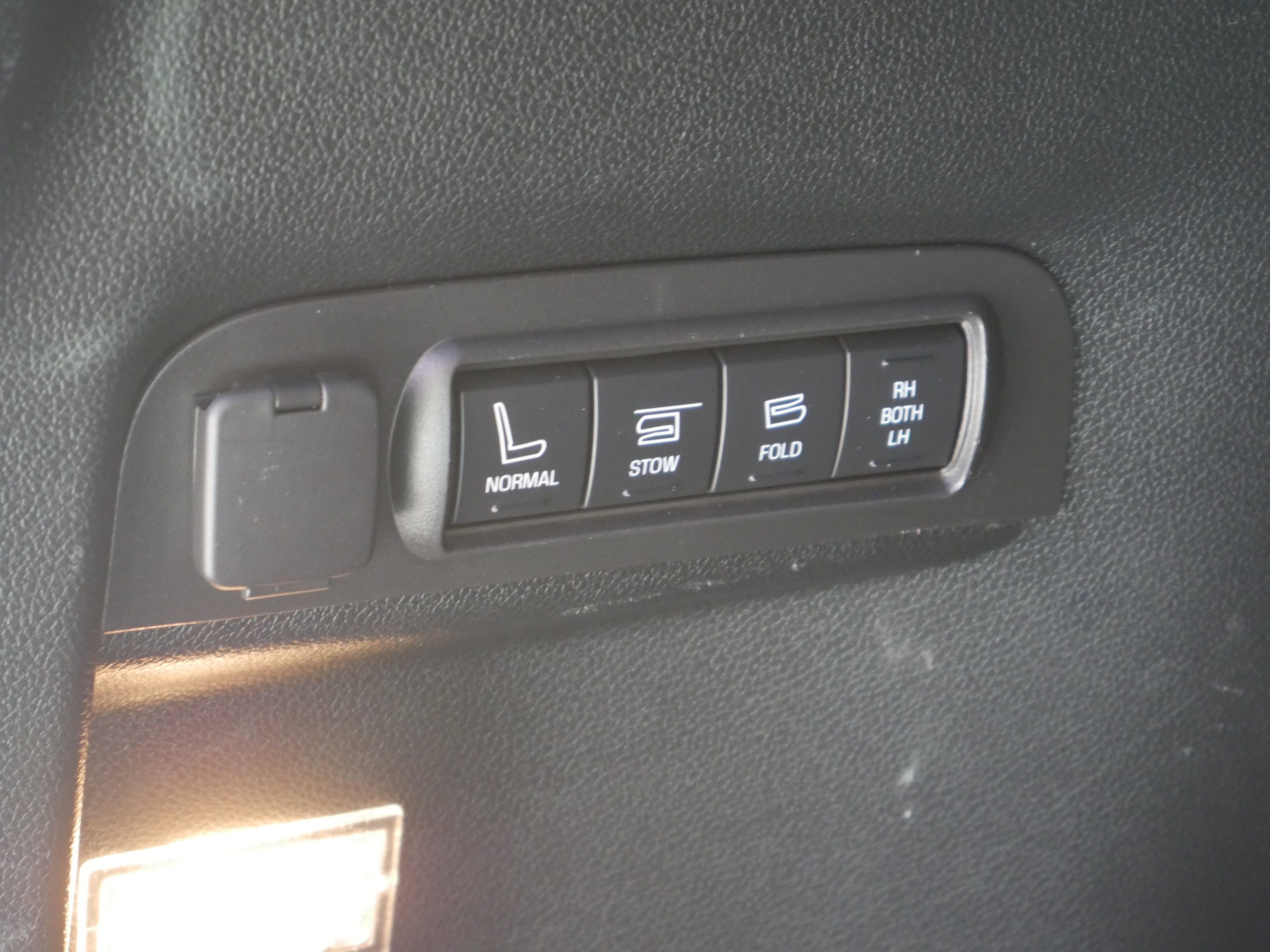 Used 2018 Ford Explorer Sport AWD/4WD image 23