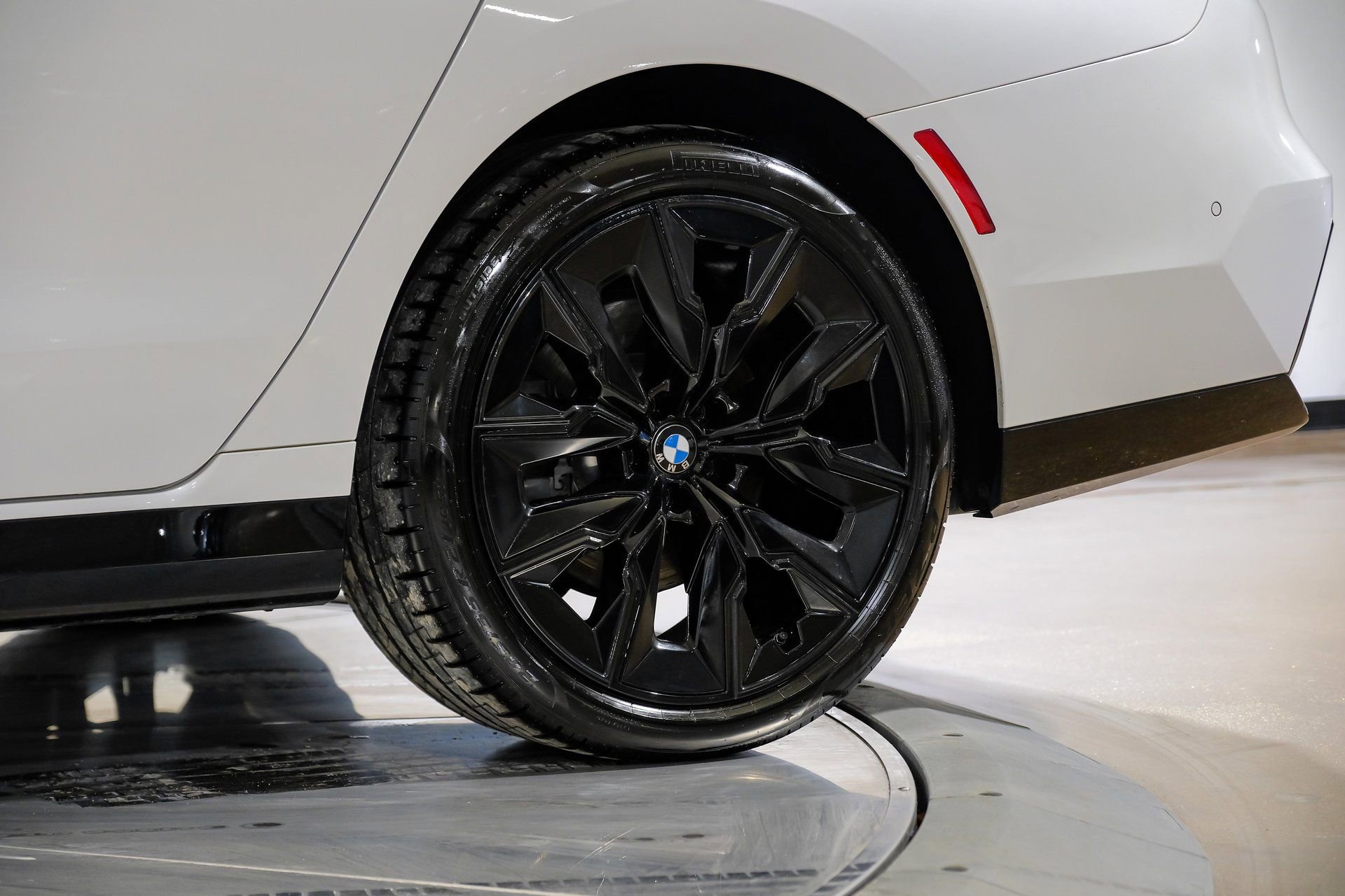 Used 2024 BMW 740i w/ Premium Package 2 image 70