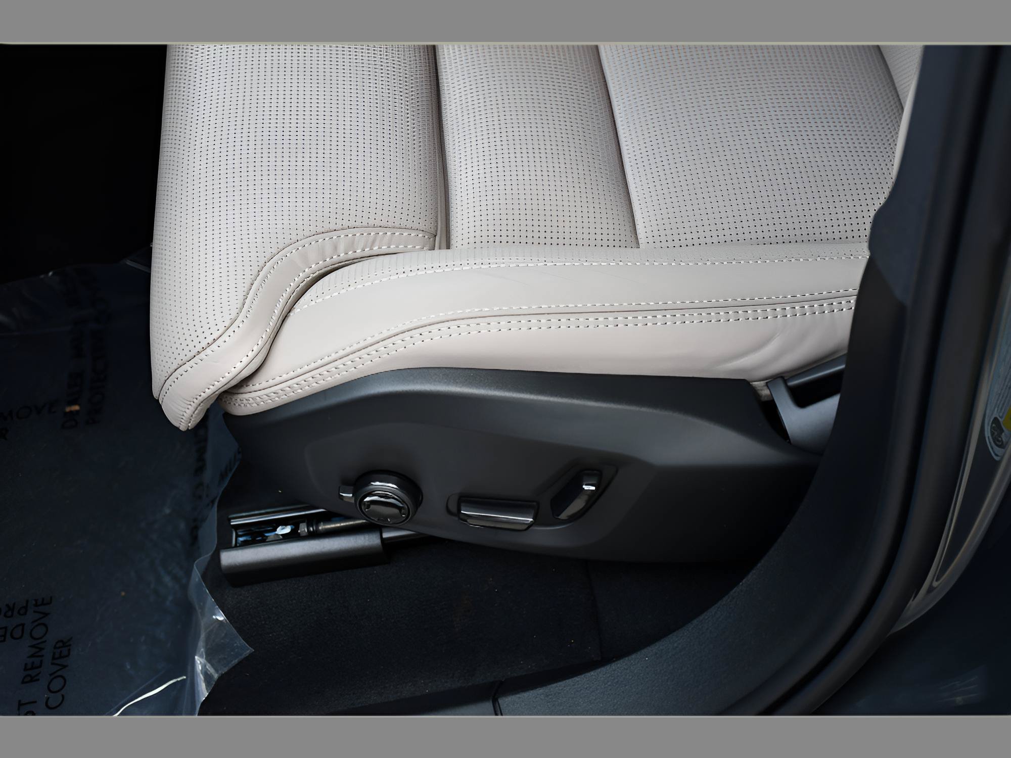 New 2027 Volvo XC90 B6 Ultra AWD/4WD image 35