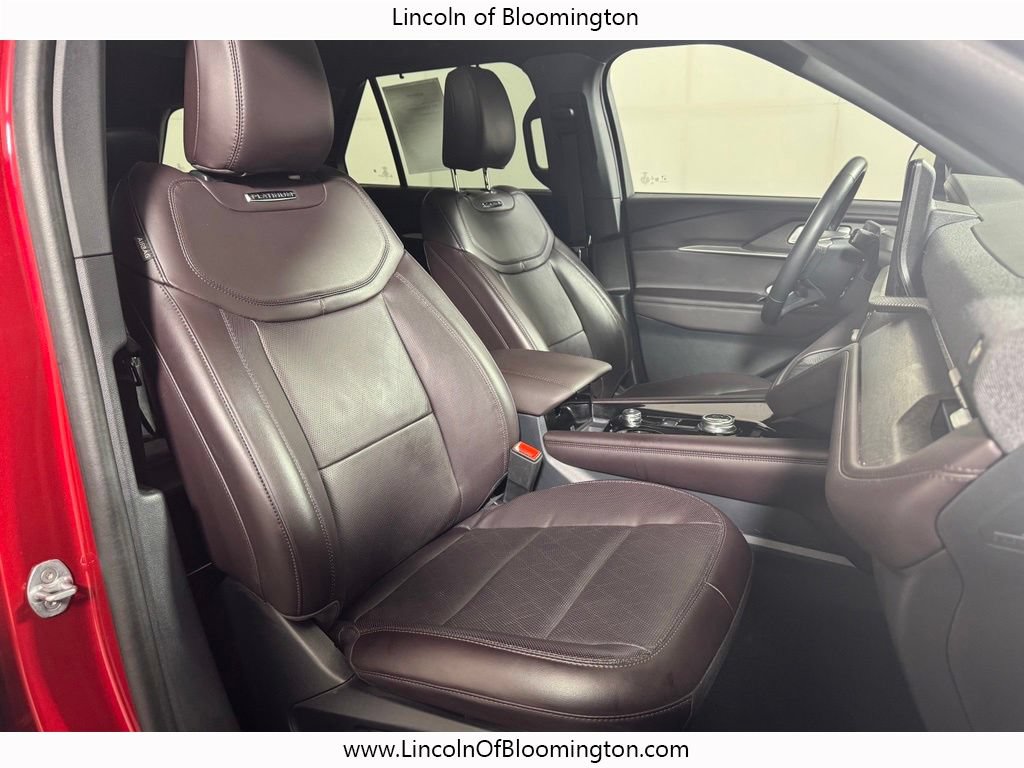 Used 2025 Ford Explorer Platinum AWD/4WD image 11