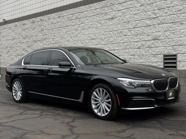 Used 2019 BMW 740i w/ Cold Weather Package RWD image 18