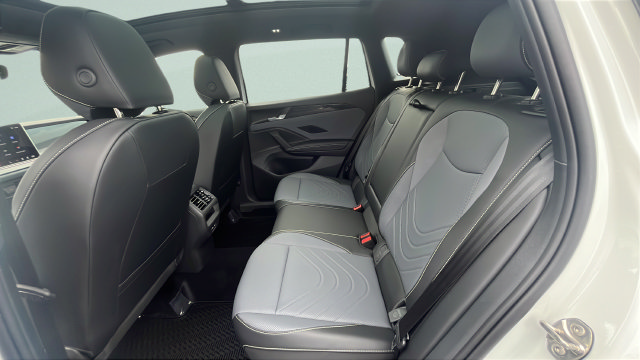 New 2026 Volkswagen Tiguan SE R-Line AWD/4WD image 22
