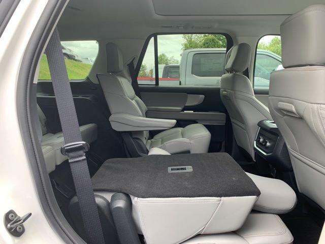 New 2025 Ford Expedition Active RWD image 12