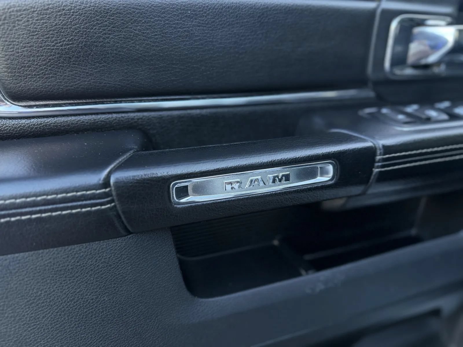 Used 2017 RAM 1500 Laramie AWD/4WD image 24