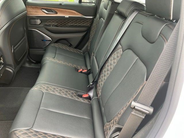 New 2026 Jeep Grand Cherokee Summit AWD/4WD image 24