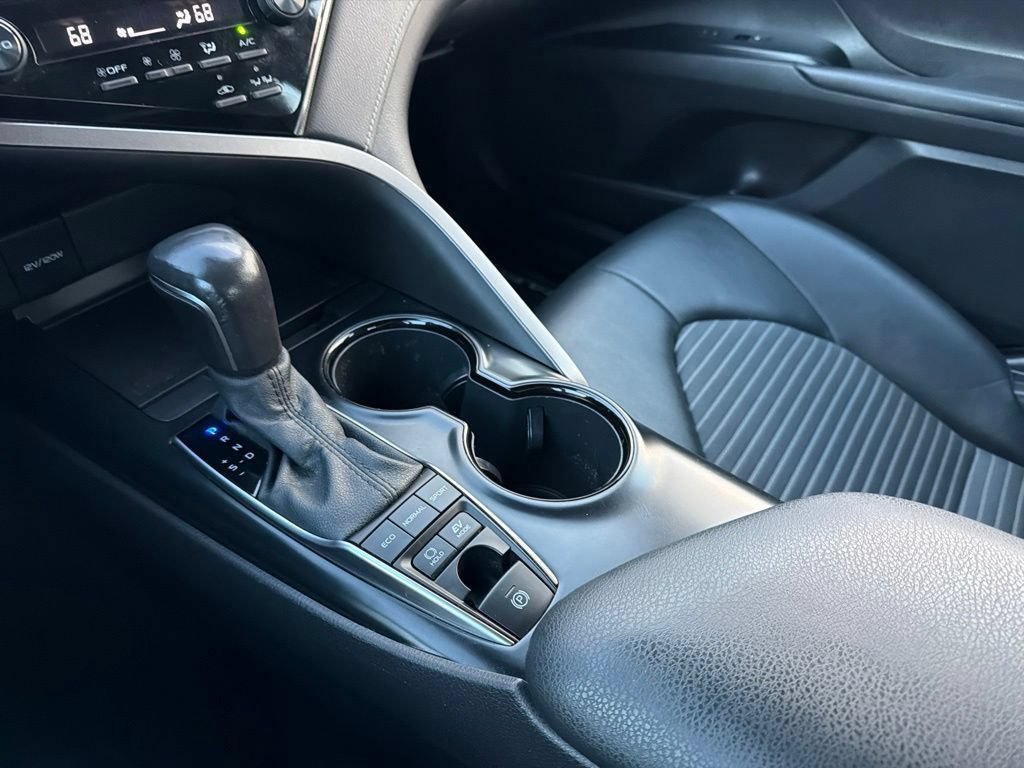 Used 2020 Toyota Camry SE FWD image 26