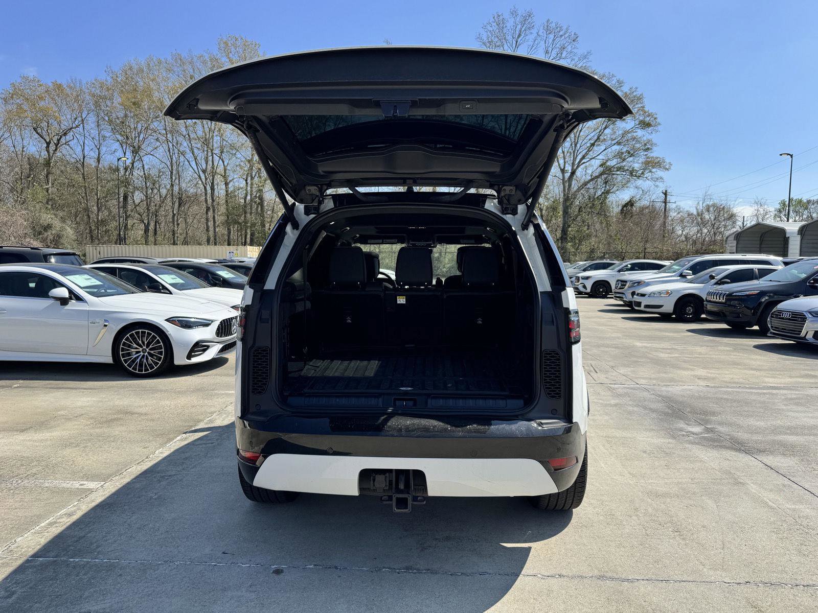 Used 2024 Land Rover Discovery Dynamic SE image 22