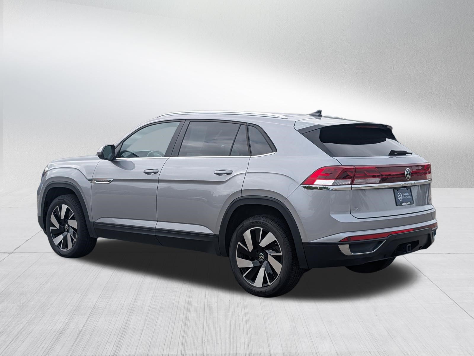 Certified 2024 Volkswagen Atlas Cross Sport SE AWD/4WD image 5
