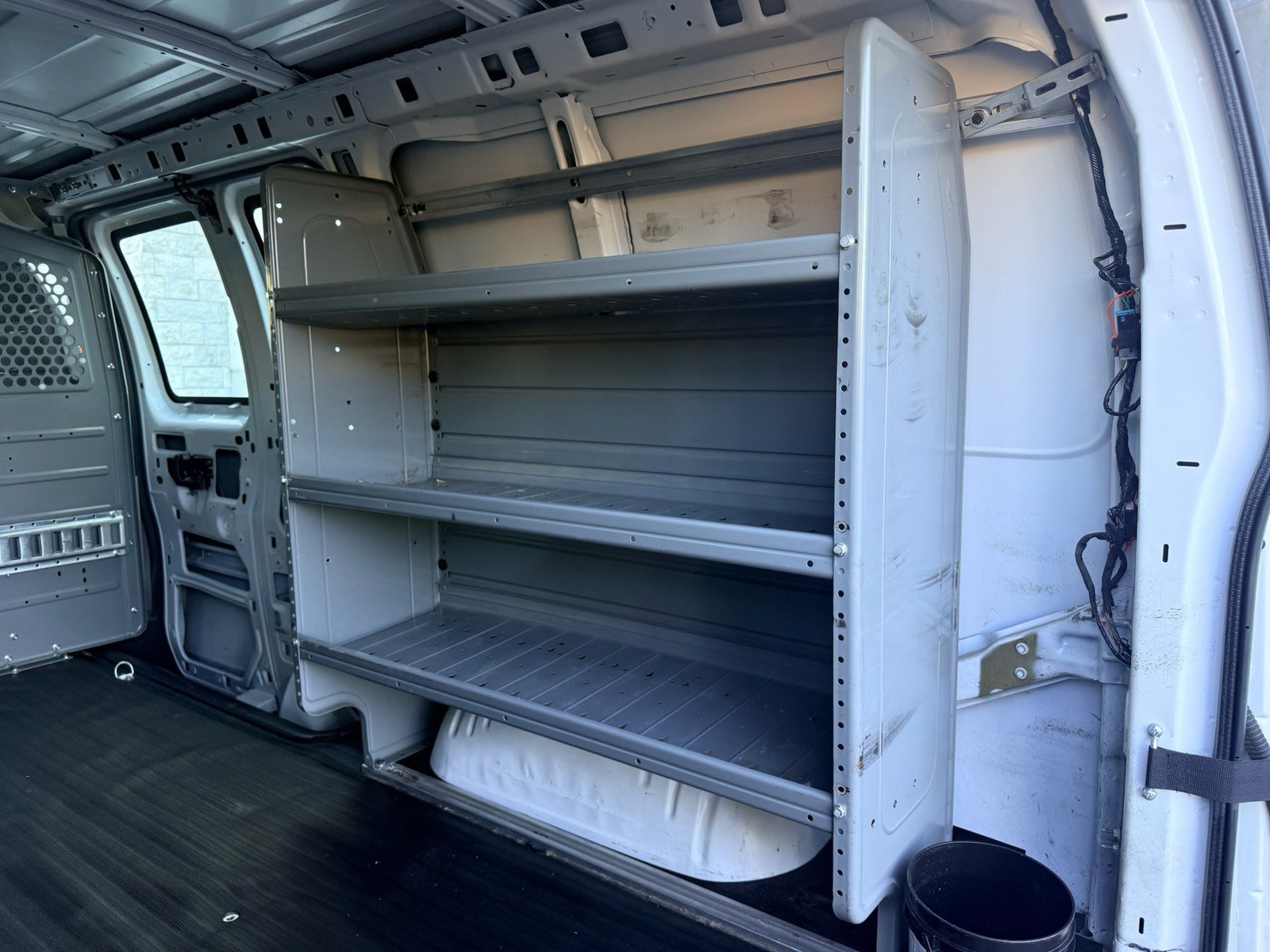 Used 2015 Chevrolet Express 2500 RWD image 28