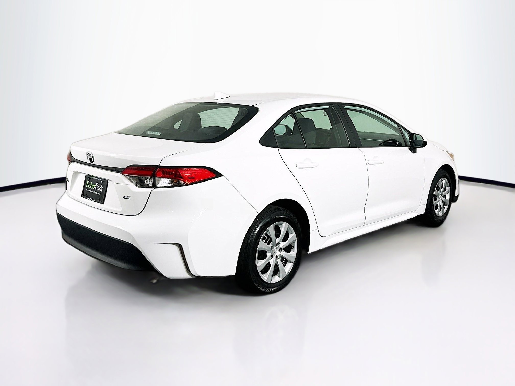 Used 2024 Toyota Corolla LE image 9