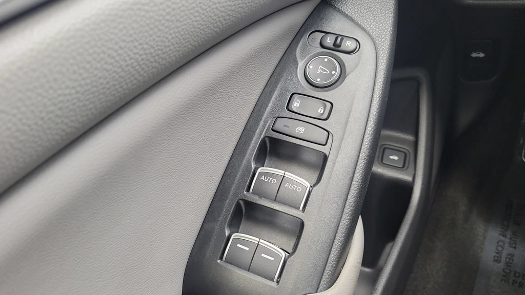 Used 2018 Honda Accord Touring image 19