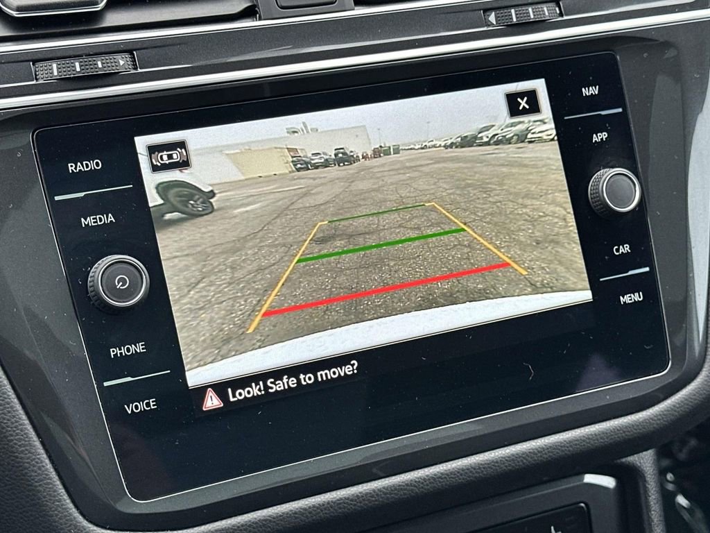 Certified 2023 Volkswagen Tiguan SEL R-Line image 30