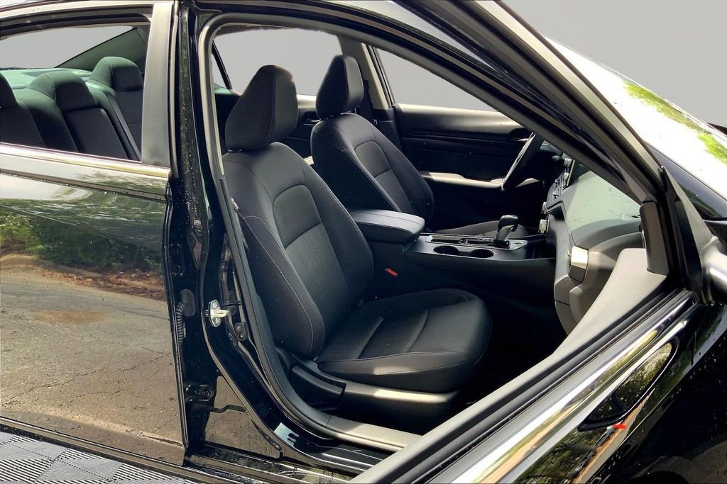 Used 2025 Nissan Altima 2.5 S image 19