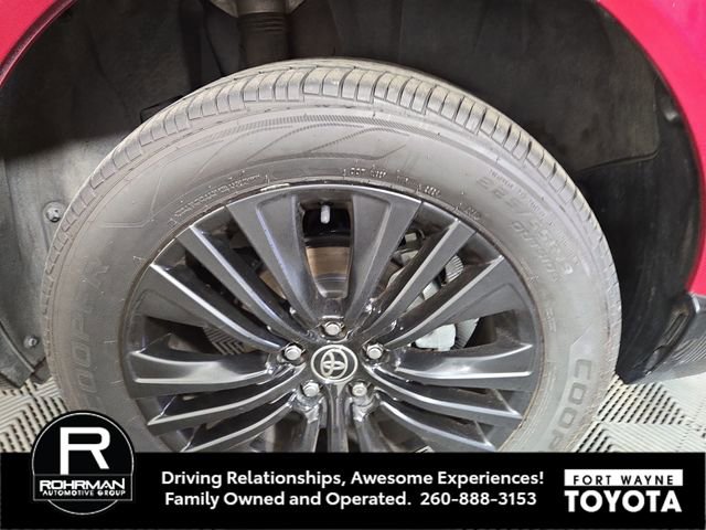Used 2023 Toyota Venza Nightshade AWD/4WD image 11