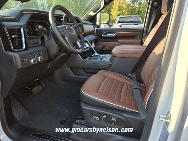 New 2026 GMC Sierra 3500 Denali Ultimate w/ LPO, Black Badging Package AWD/4WD image 7
