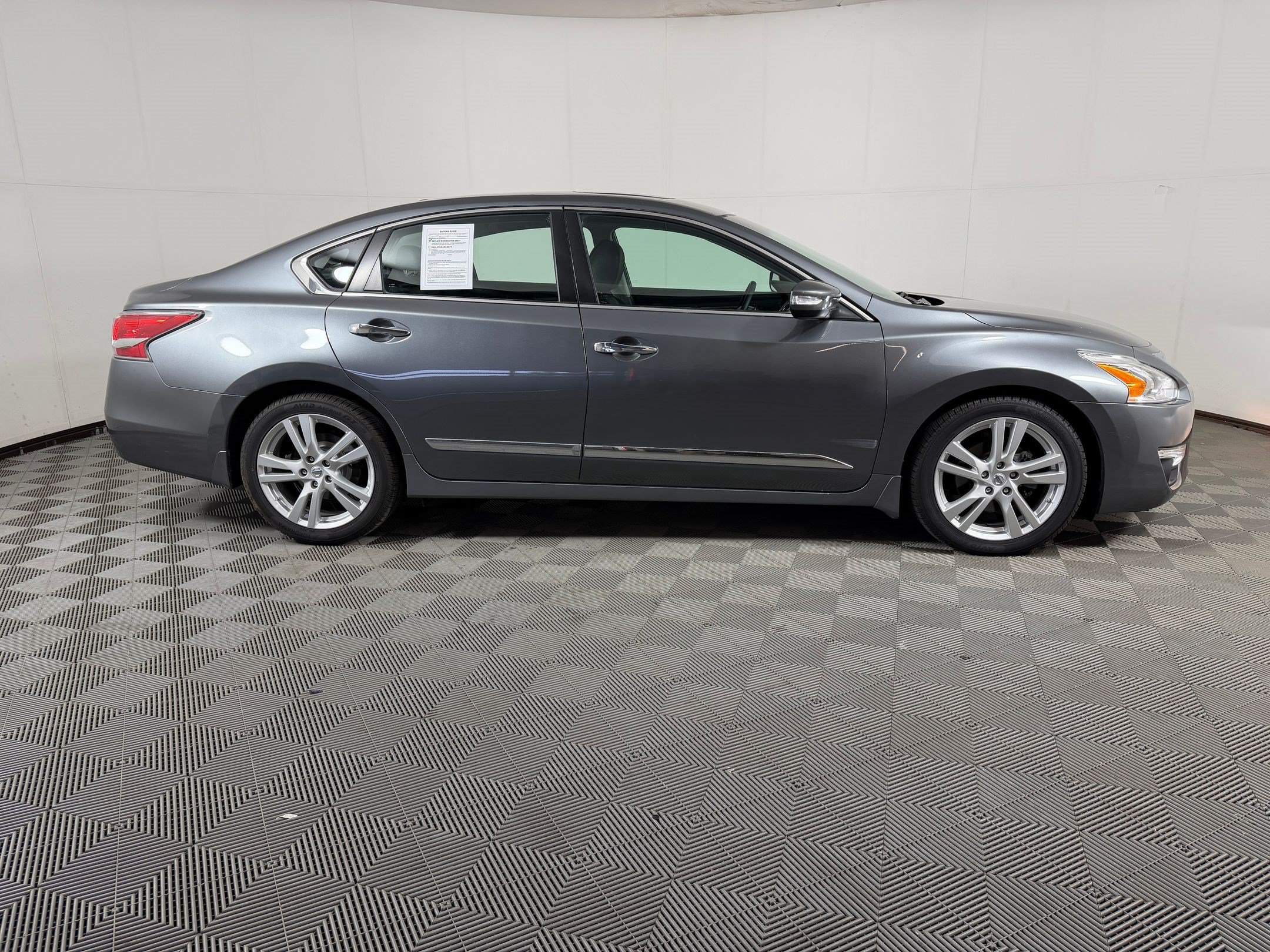 Used 2015 Nissan Altima 3.5 SL FWD image 8
