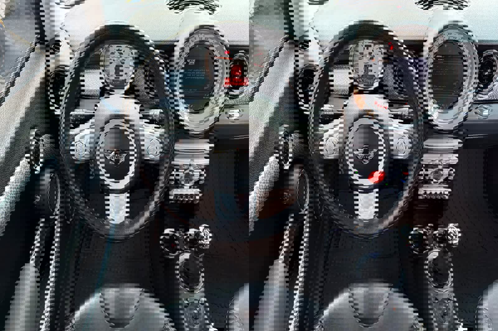 Used 2009 MINI Cooper Clubman S image 16