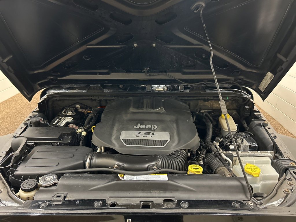 Used 2012 Jeep Wrangler Unlimited Sport image 12