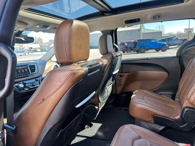 Used 2018 Chrysler Pacifica Limited w/ Tire & Wheel Group image 16