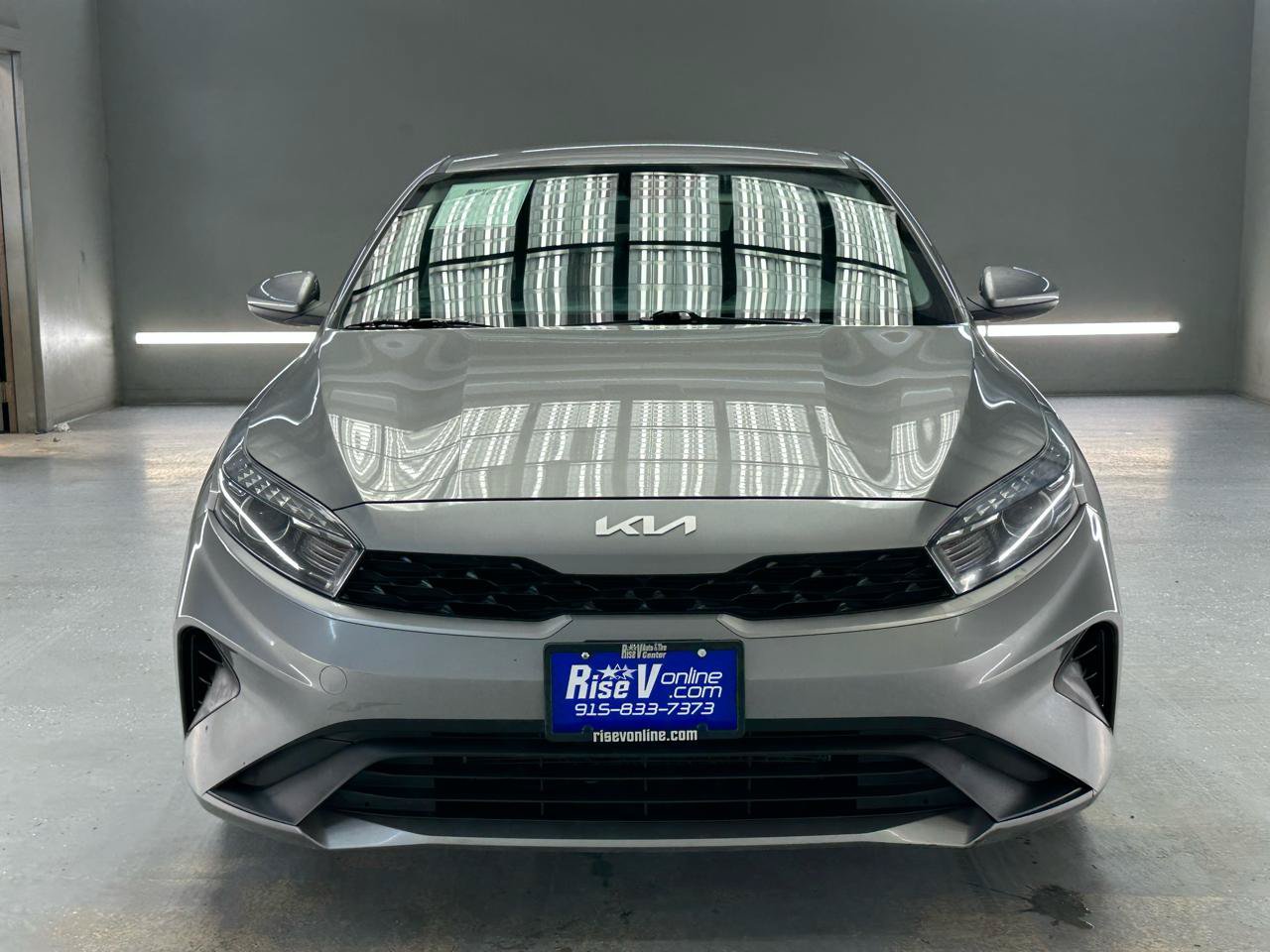 Used 2022 Kia Forte LXS FWD image 2