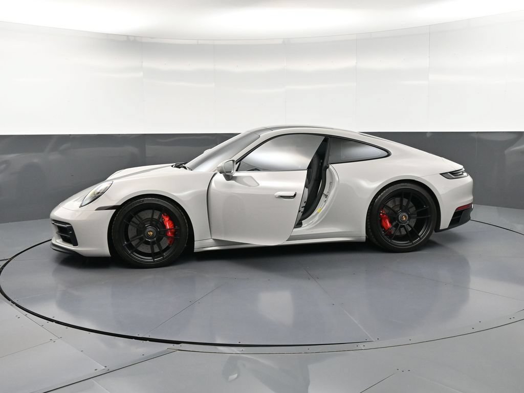 Certified 2024 Porsche 911 Carrera GTS RWD image 35