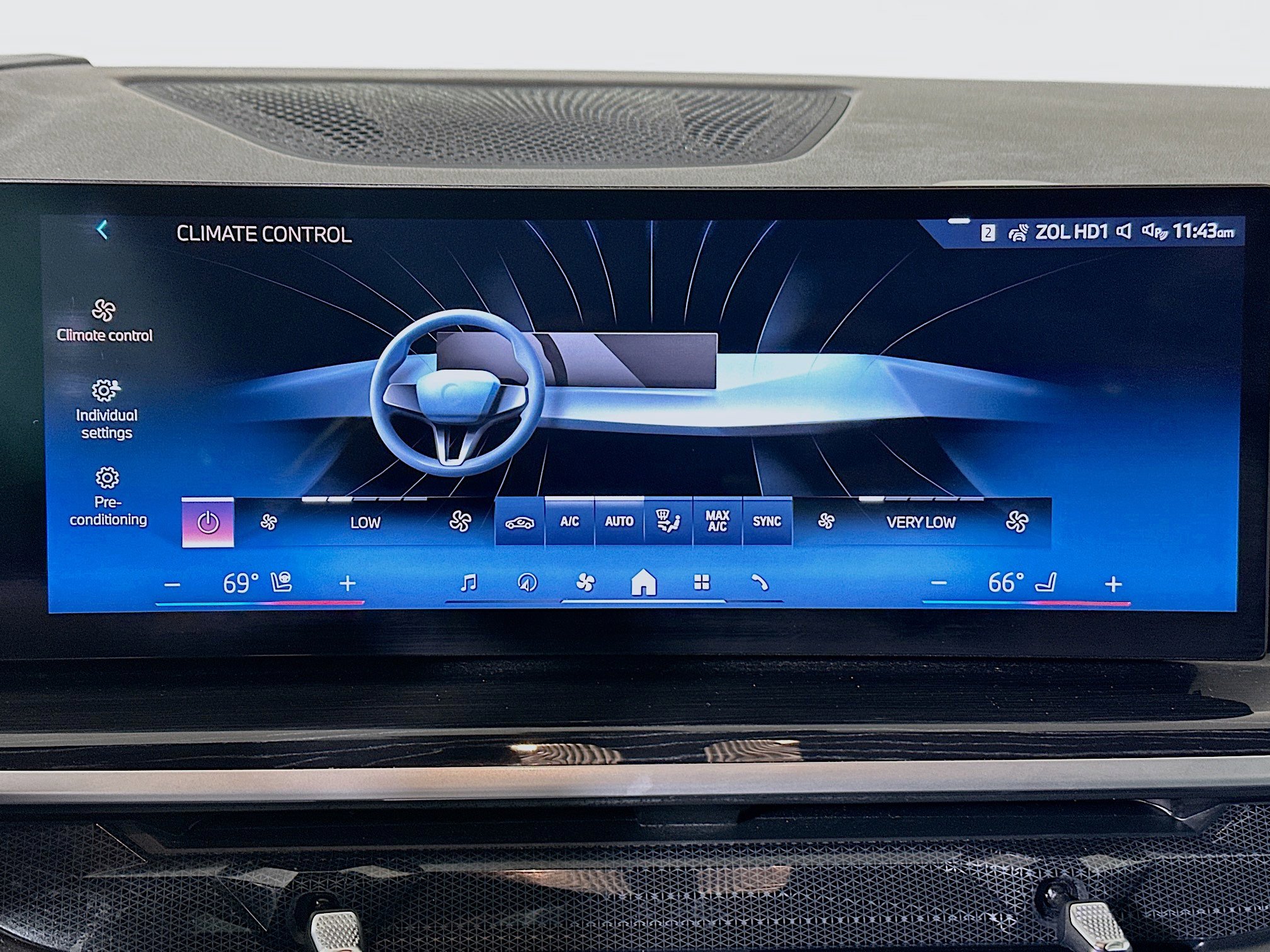 Used 2024 BMW X7 xDrive40i w/ M Sport Package image 23