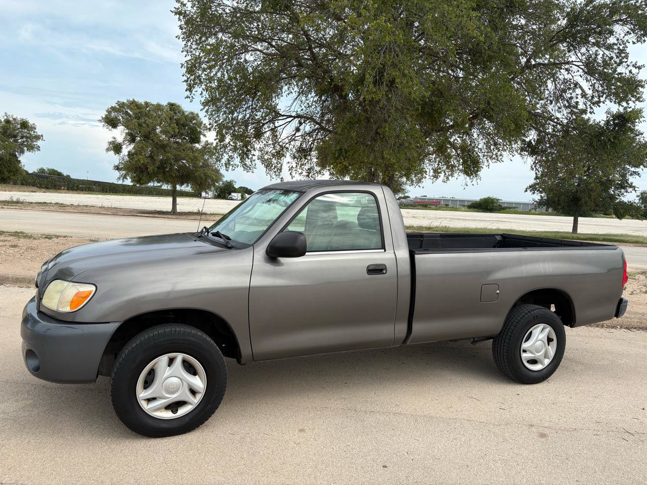 Used 2006 Toyota Tundra 2WD Regular Cab image 2