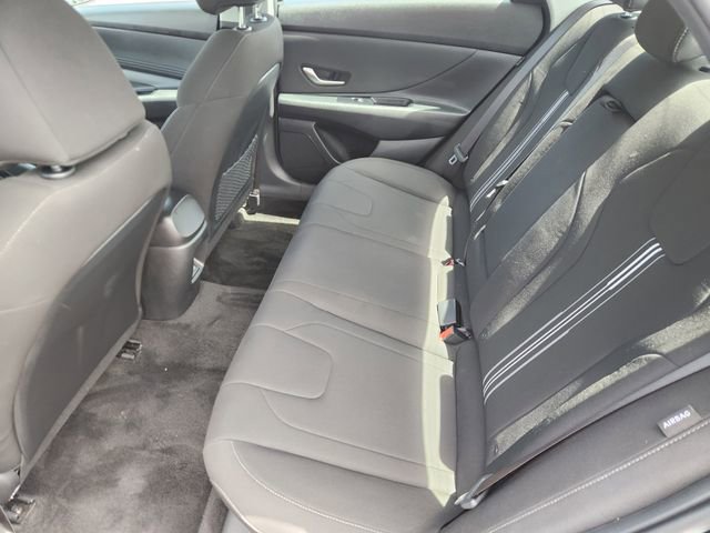 Used 2025 Hyundai Elantra SEL FWD image 23