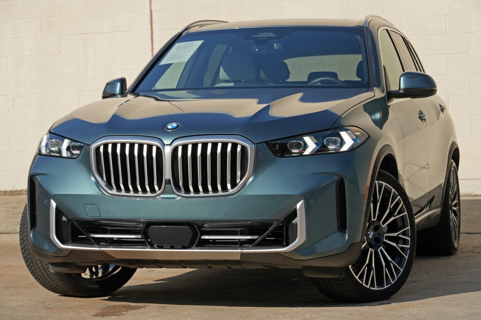 Used 2025 BMW X5 sDrive40i w/ Climate Comfort Package RWD image 3