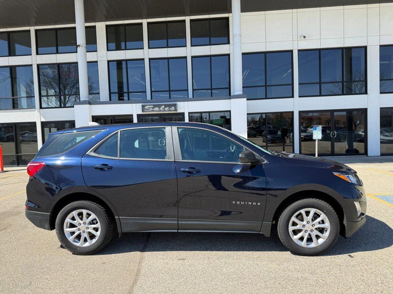 Used 2020 Chevrolet Equinox LS AWD/4WD image 4