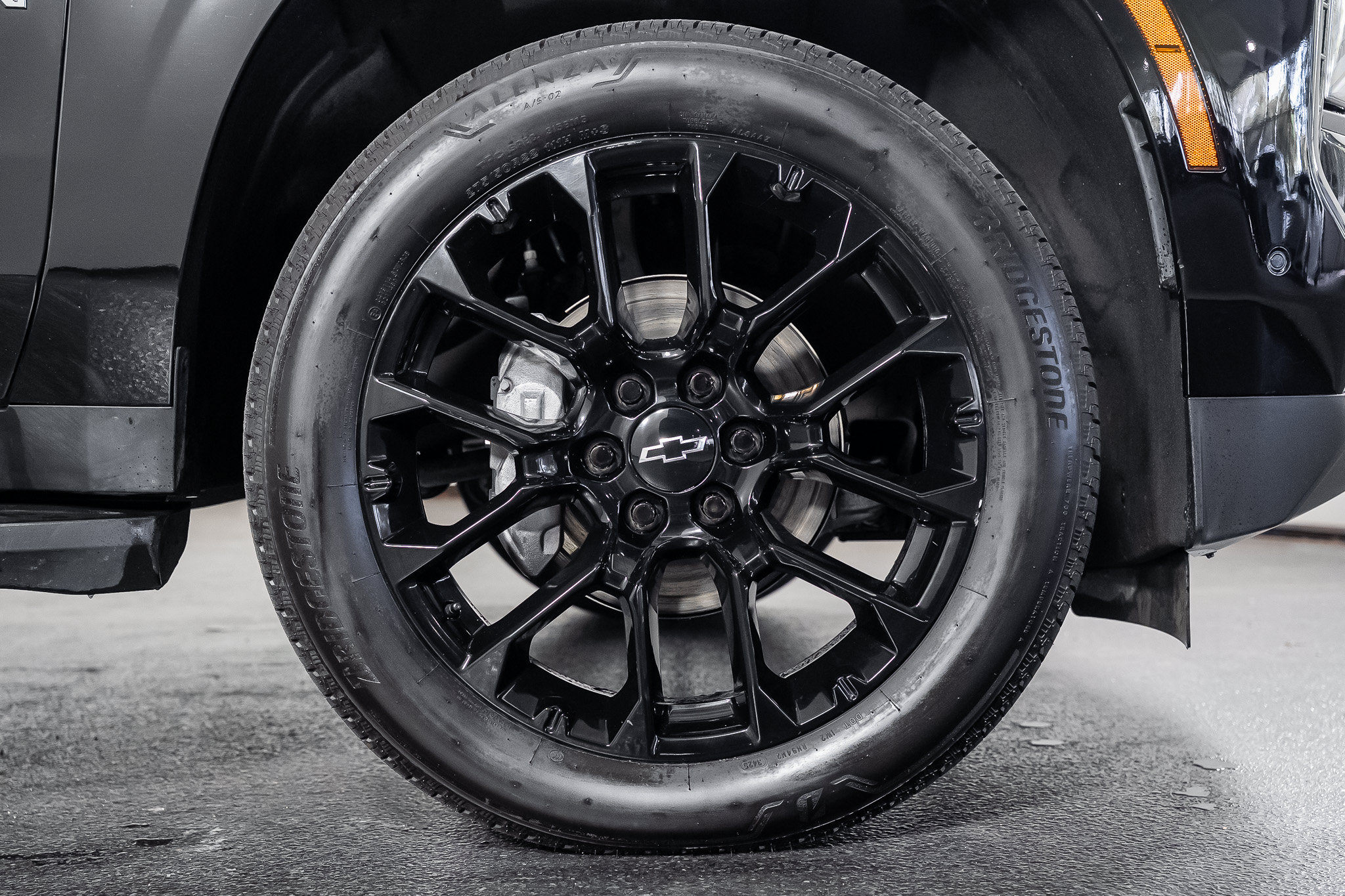 Used 2026 Chevrolet Suburban High Country AWD/4WD image 35