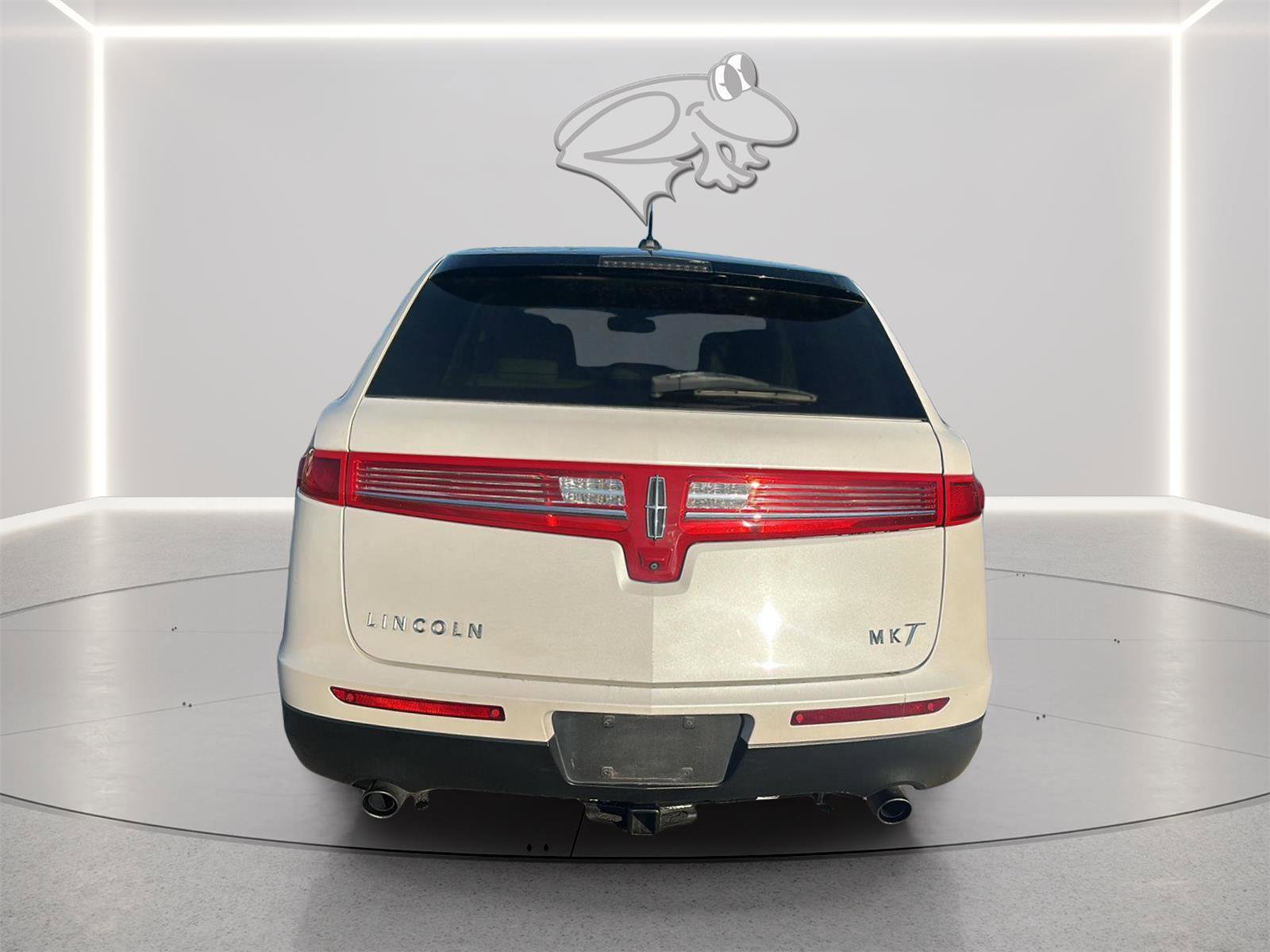 Used 2019 Lincoln MKT AWD image 4