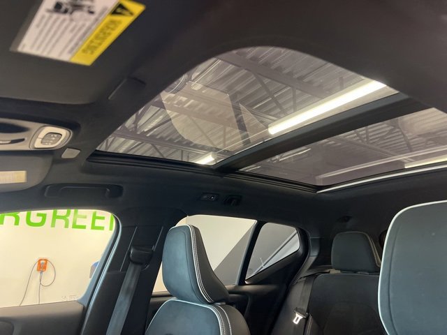 Used 2021 Volvo XC40 T5 R-Design w/ Protection Package Premier image 28