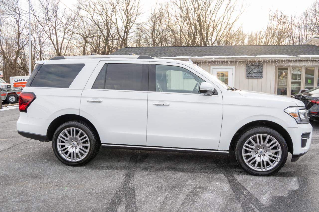 Used 2024 Ford Expedition Limited image 12
