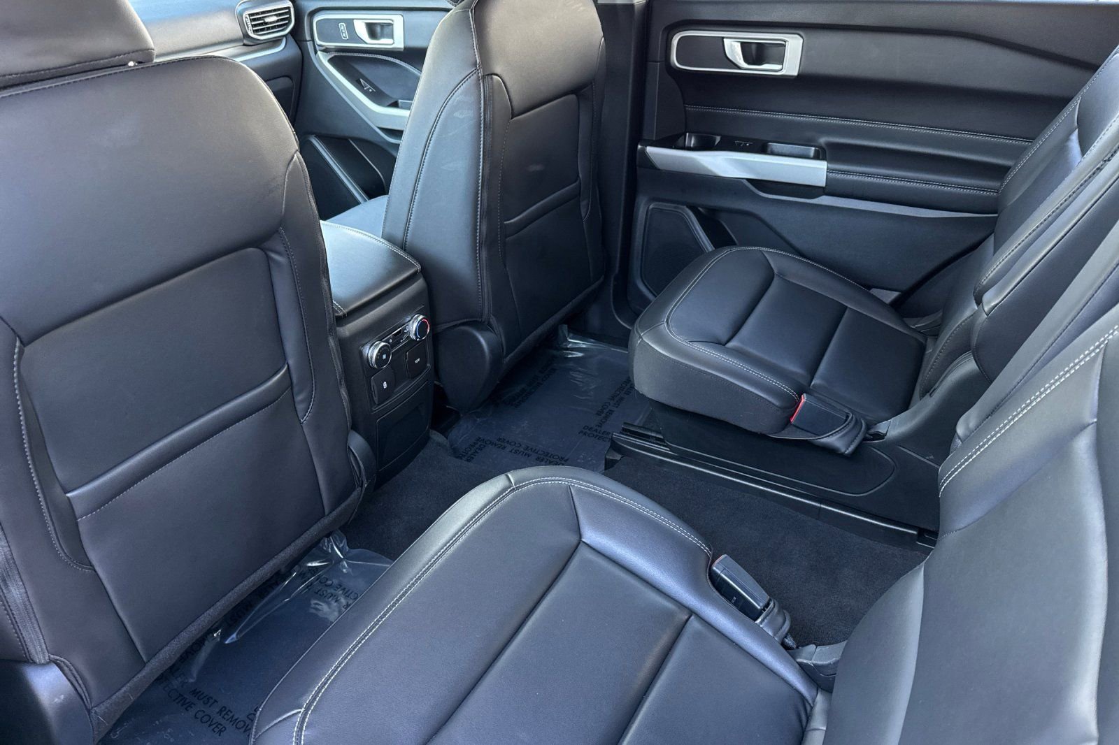 Used 2022 Ford Explorer XLT w/ Equipment Group 202A image 12