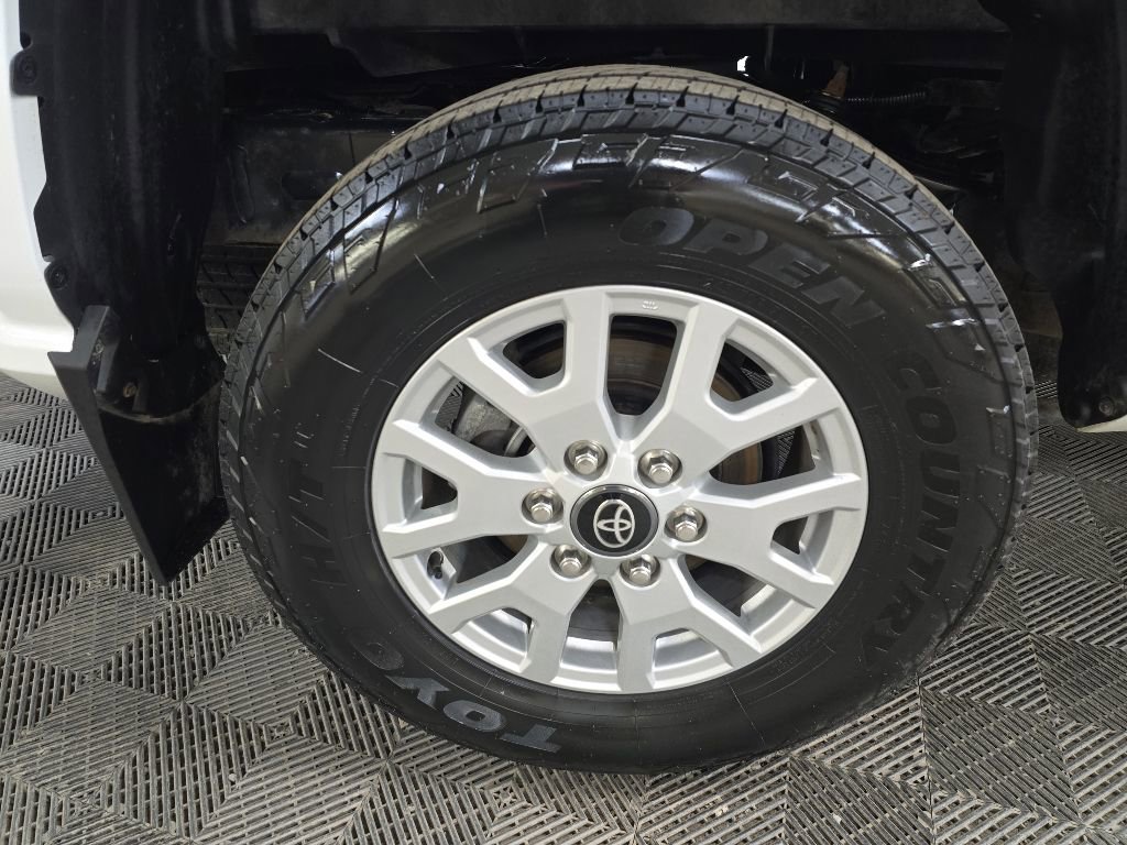 Used 2024 Toyota Tacoma SR5 AWD/4WD image 13