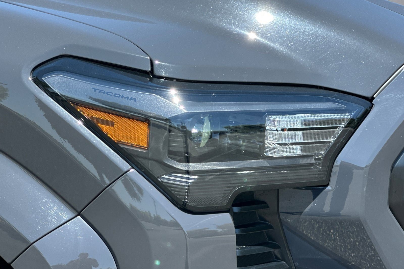 Used 2025 Toyota Tacoma SR5 AWD/4WD image 10