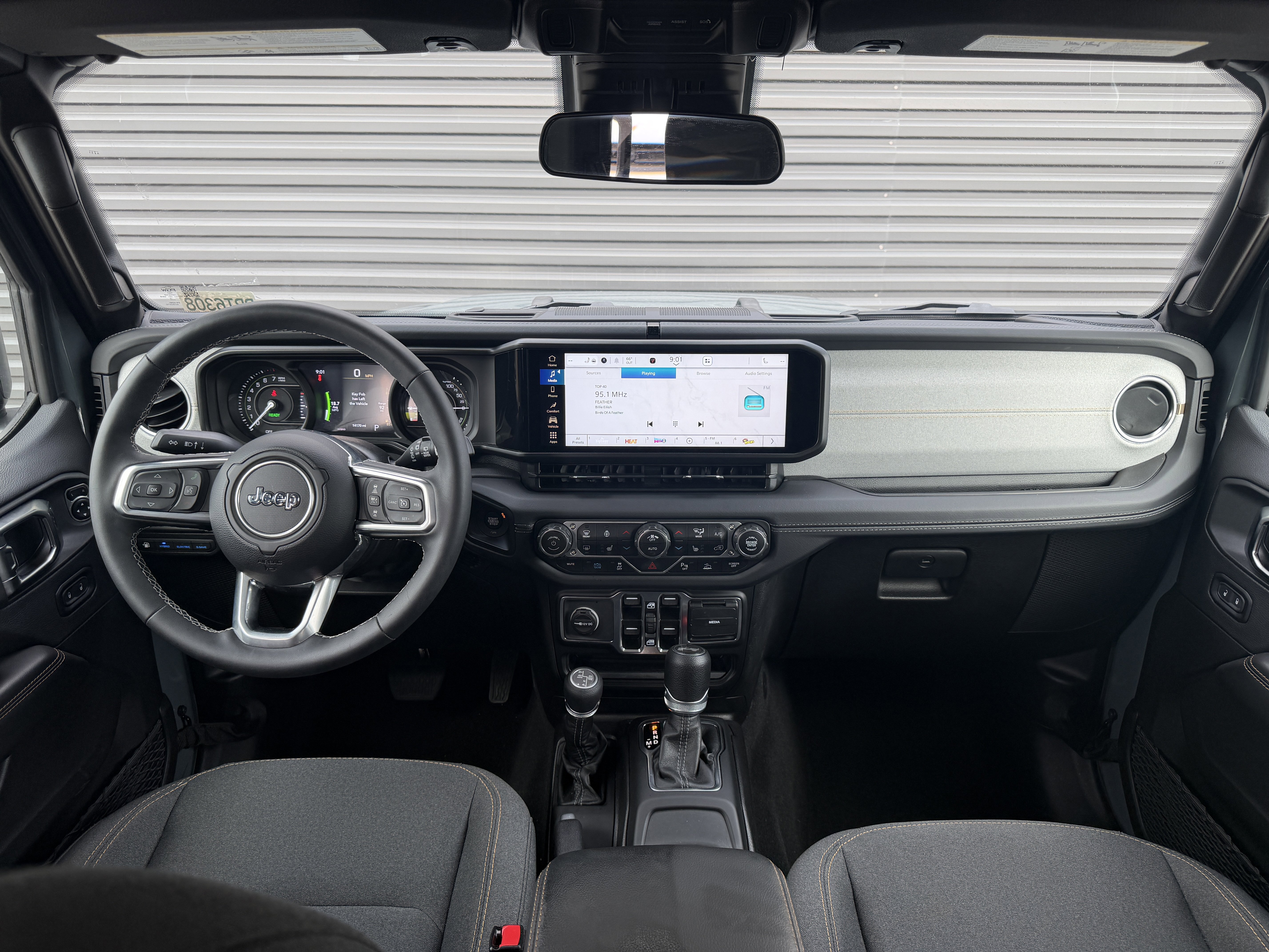 Used 2025 Jeep Wrangler Unlimited Sahara w/ Safety Group image 24