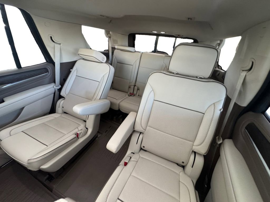 Used 2023 GMC Yukon Denali image 15