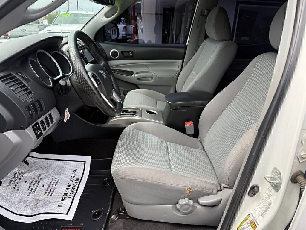 Used 2013 Toyota Tacoma PreRunner w/ SR5 Pkg RWD image 11
