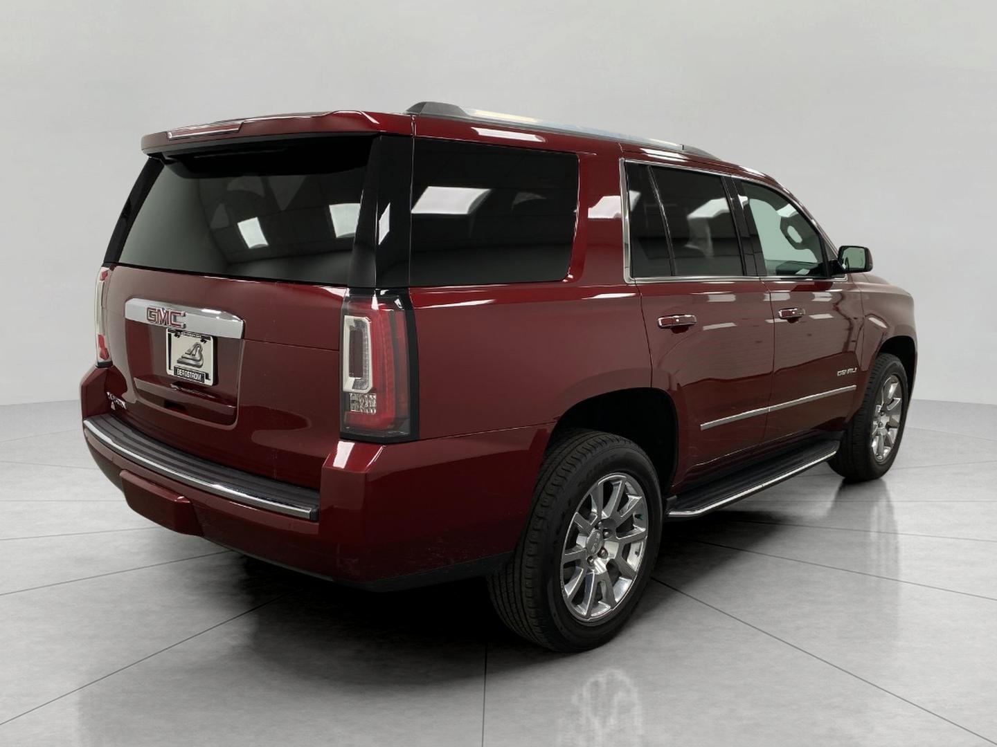 Used 2017 GMC Yukon Denali w/ Open Road Package image 4